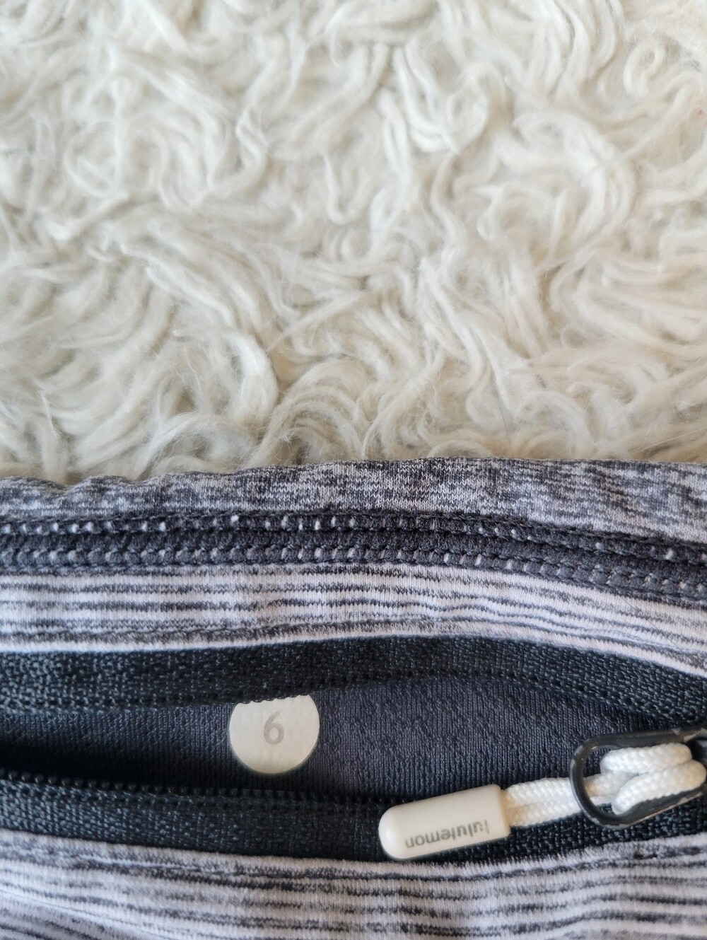 Lululemon Speed Up Short 4" Heather Coal Gray Wee Stripe Size 6 - Picture 6 of 6